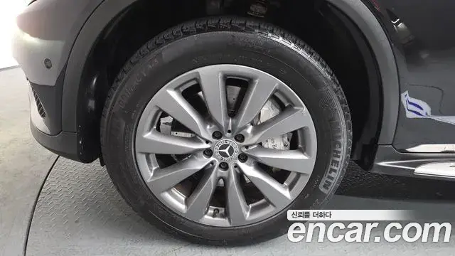 Mercedes-Benz GLC-Class 2018 — Şəkil 19/20