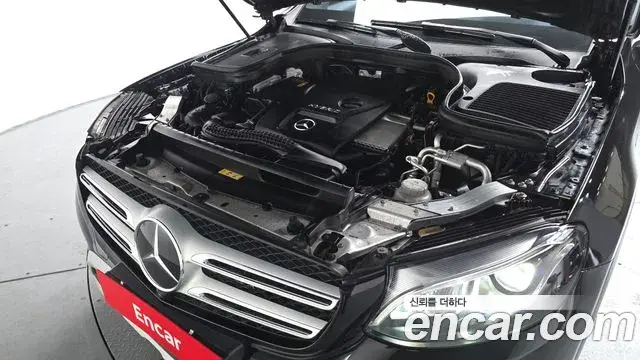 Mercedes-Benz GLC-Class 2018 — Şəkil 13/20