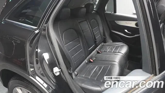 Mercedes-Benz GLC-Class 2018 — Şəkil 15/20