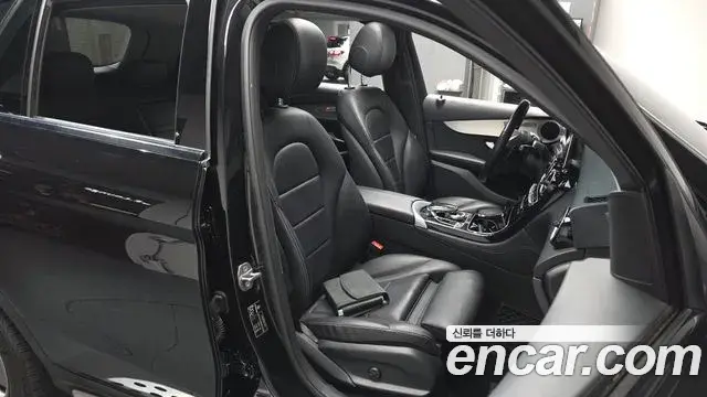 Mercedes-Benz GLC-Class 2018 — Şəkil 9/20