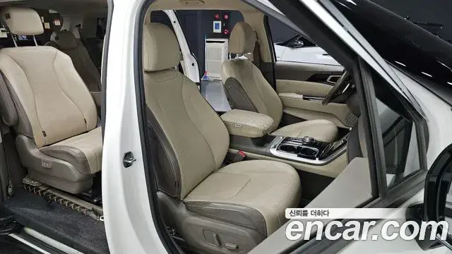 Kia Carnival 2021 — Фото 10/20