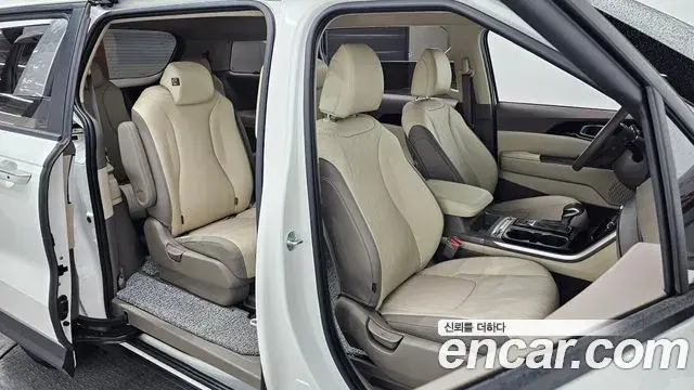 Kia Carnival 2021 — Photo 15/20