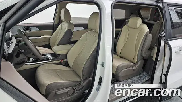Kia Carnival 2021 — Photo 11/20