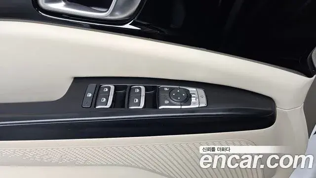 Kia Carnival 2021 — Photo 9/20