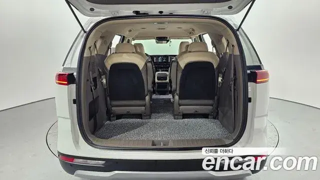 Kia Carnival 2021 — Photo 14/20