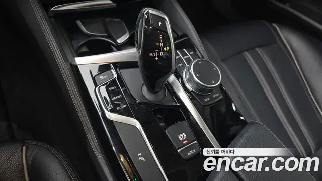 BMW 5 Series 2018 — Фото 9/20
