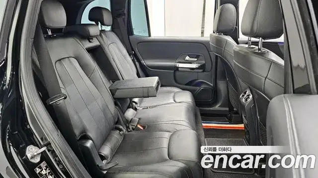 Mercedes-Benz GLB-Class 2021 — Фото 12/20