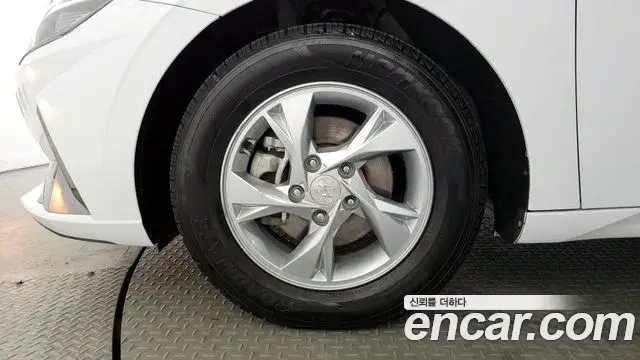 Hyundai The New Avante Hybrid 2021 — ფოტო 14/20