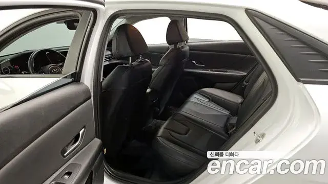 Hyundai The New Avante Hybrid 2021 — ფოტო 5/20