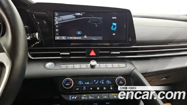 Hyundai The New Avante Hybrid 2021 — ფოტო 2/20