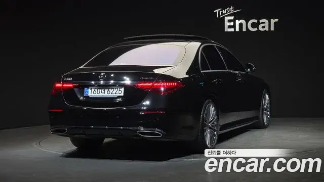 Mercedes-Benz S-Class 2024 — ფოტო 16/20