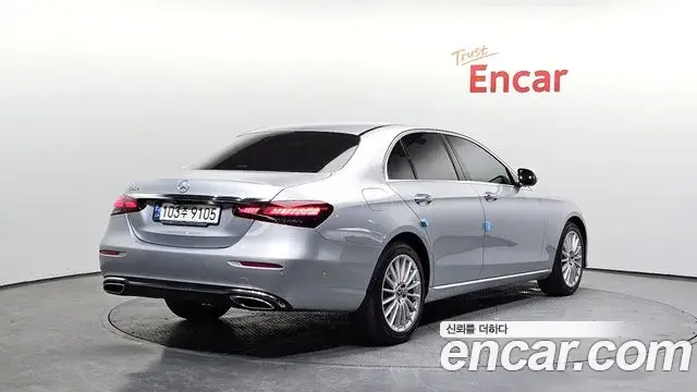 Mercedes-Benz E-Class 2021 — Фото 2/20