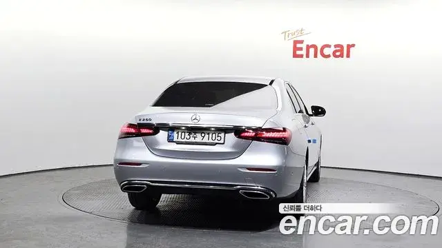 Mercedes-Benz E-Class 2021 — Фото 4/20
