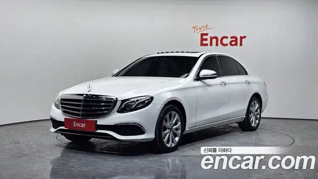 Mercedes-Benz E-Class 2019 — Фото 1/20