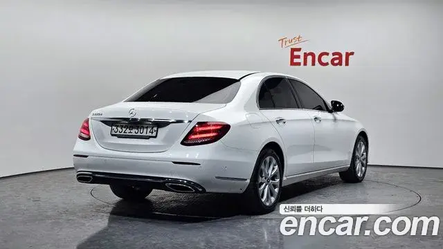 Mercedes-Benz E-Class 2019 — Фото 2/20