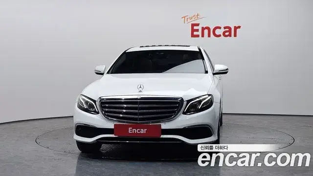 Mercedes-Benz E-Class 2019 — Фото 3/20