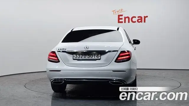 Mercedes-Benz E-Class 2019 — Фото 4/20