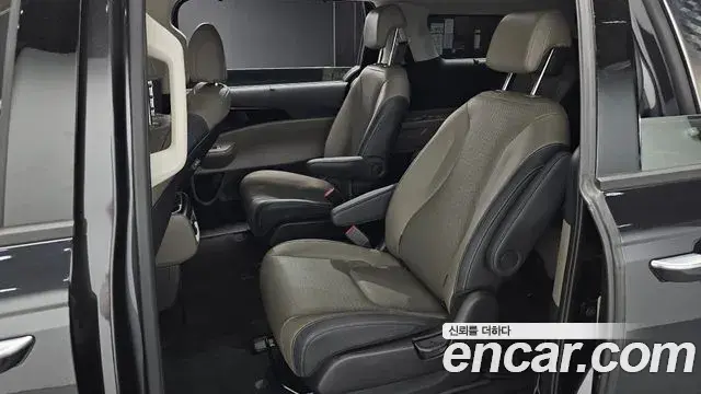 Kia Carnival 2025 — Фото 12/20