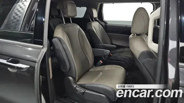 Kia Carnival 2025 — Photo 20/35