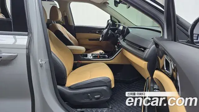 Kia Carnival 2023 — Фото 11/20