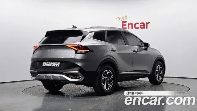 Kia Sportage 2021 — Фото 2/20