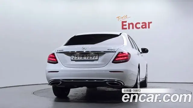 Mercedes-Benz E-Class 2020 — Фото 4/20