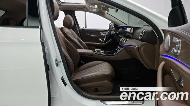 Mercedes-Benz E-Class 2020 — Фото 10/20