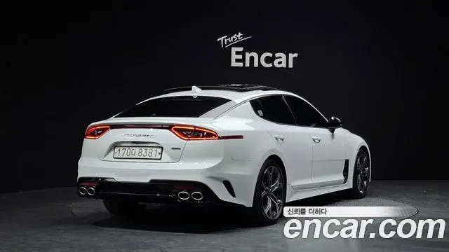 Kia Stinger 2020 — ფოტო 9/20