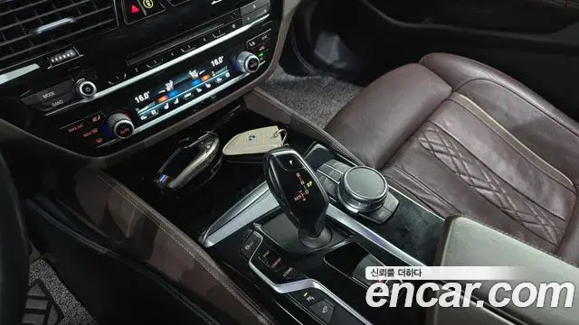BMW 5 Series 2019 — Фото 9/20