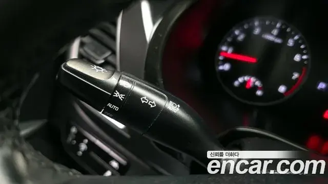 Kia Seltos 2021 — ფოტო 14/20