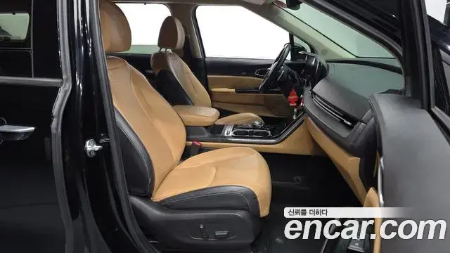 Kia Carnival 2021 — Photo 12/20