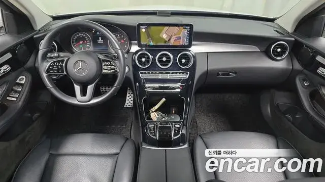 Mercedes-Benz C-Class 2020 — ფოტო 8/20