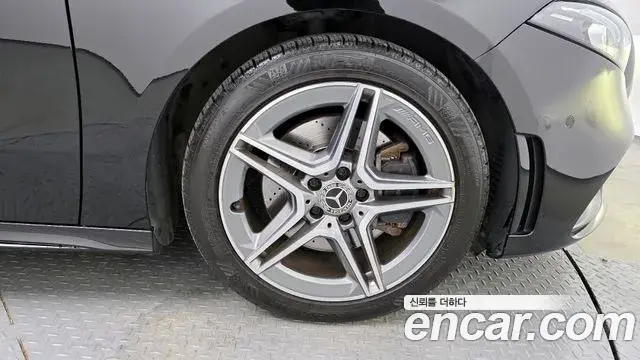 Mercedes-Benz A-Class 2020 — Фото 5/20