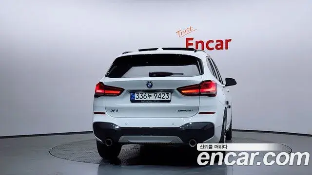 BMW X1 2021 — Şəkil 15/20