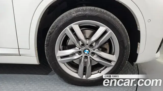 BMW X1 2021 — Şəkil 1/20