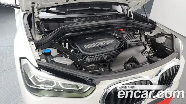BMW X1 2021 — Şəkil 14/20
