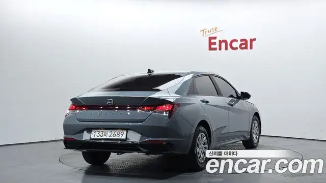 Hyundai The New Avante Hybrid 2022 — Photo 19/21
