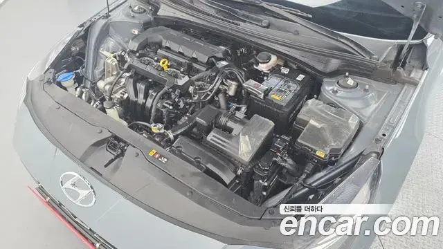 Hyundai The New Avante Hybrid 2022 — Photo 3/21
