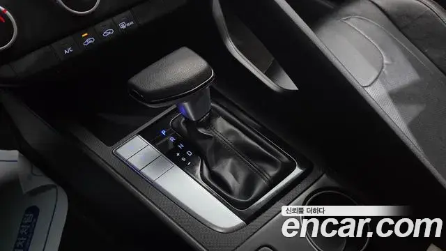 Hyundai The New Avante Hybrid 2022 — Photo 13/21