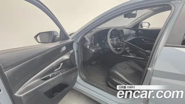 Hyundai The New Avante Hybrid 2022 — Photo 1/21