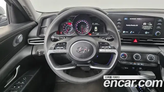 Hyundai The New Avante Hybrid 2022 — Photo 5/21