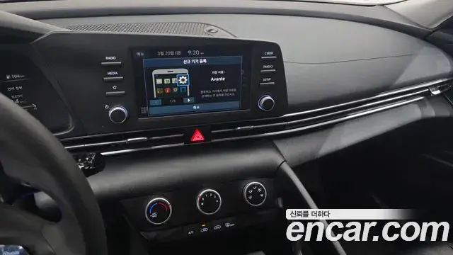 Hyundai The New Avante Hybrid 2022 — Photo 14/21
