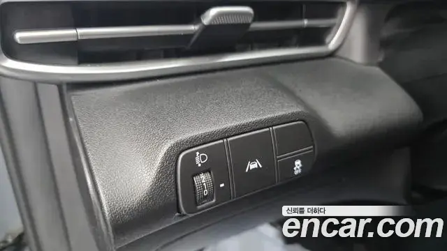 Hyundai The New Avante Hybrid 2022 — Photo 11/21