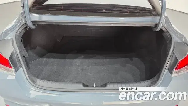 Hyundai The New Avante Hybrid 2022 — Photo 20/21