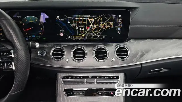 Mercedes-Benz E-Class 2021 — Фото 13/20