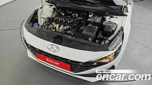 Hyundai The New Avante Hybrid 2023 — ფოტო 19/20