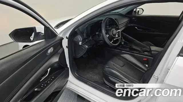 Hyundai The New Avante Hybrid 2023 — ფოტო 6/20