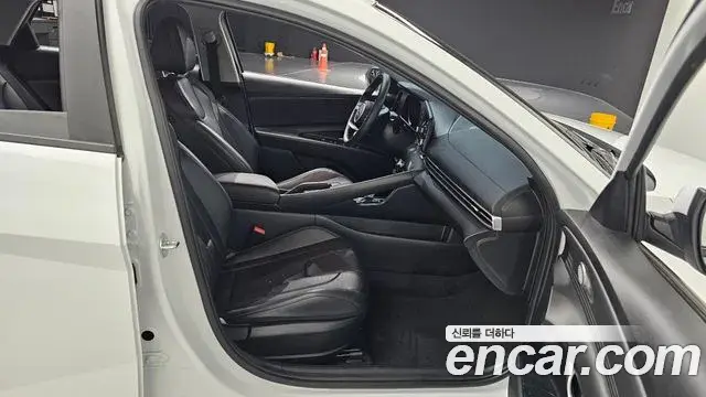 Hyundai The New Avante Hybrid 2023 — ფოტო 12/20