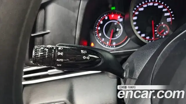 Hyundai The New Avante Hybrid 2023 — ფოტო 9/20