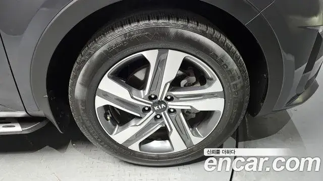Kia Sorento 2021 — Фото 5/20